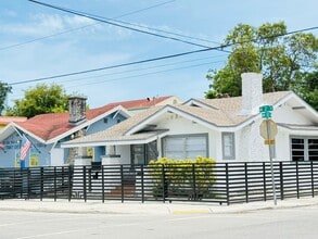Building Photo - 994 NW 2nd St