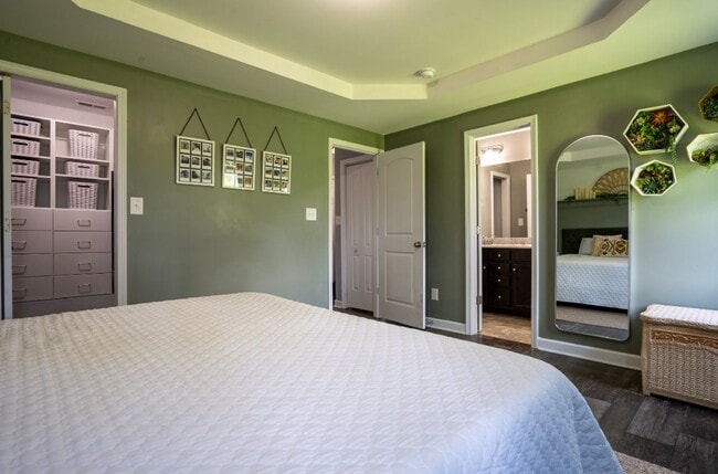 Building Photo - 3 Bedroom, 2 bath beautiful home - Bridgeport Community Sneads Ferry