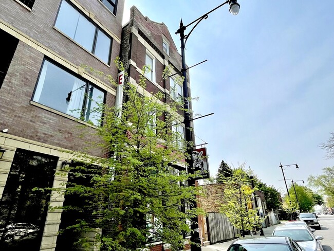 Building Photo - 3355 S Morgan St