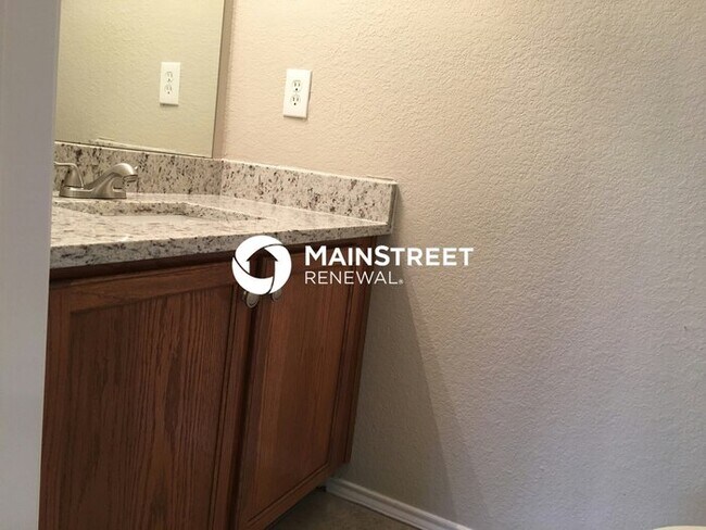 Building Photo - 4 Bedroom Pet-Friendly Home in Glenn Heights, TX with Main Street Renewal