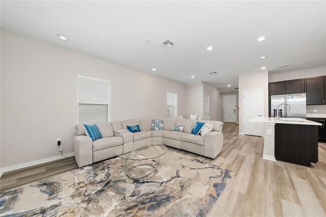 Building Photo - 445 Silverbell Trl