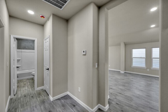 Building Photo - 106 Harbor Ct