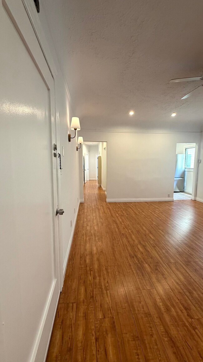Building Photo - 422 N Spaulding Ave