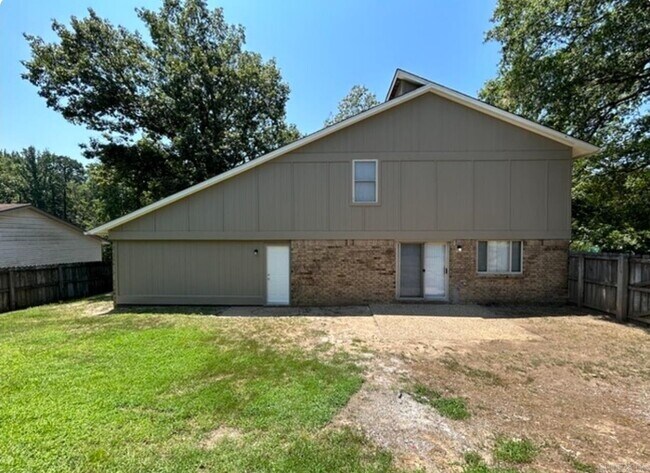 Building Photo - 32 Del Tara Dr