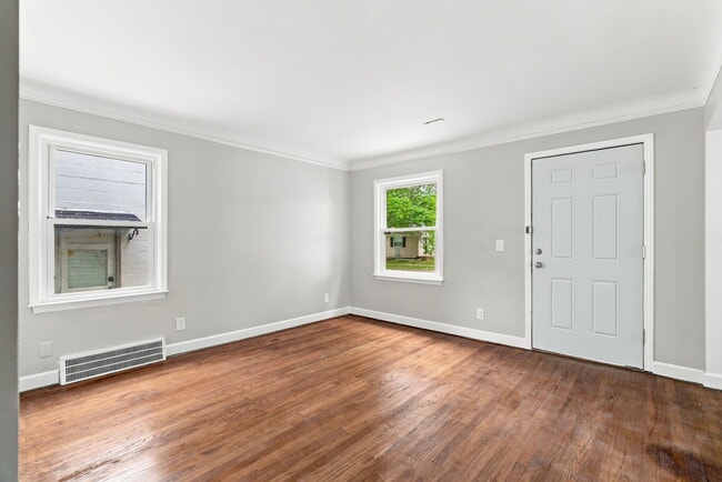 Building Photo - 8845 Canyon St