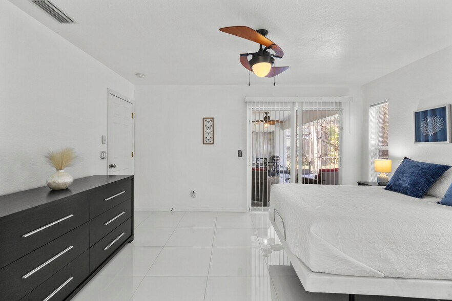 Building Photo - 3620 Candia Ave