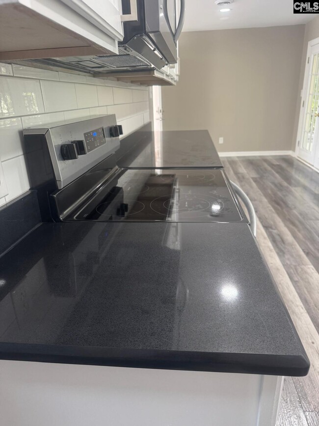 Building Photo - 2919 Chatsworth Rd