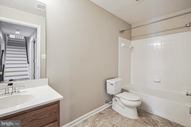 Building Photo - 2973 Myrtlewood Dr