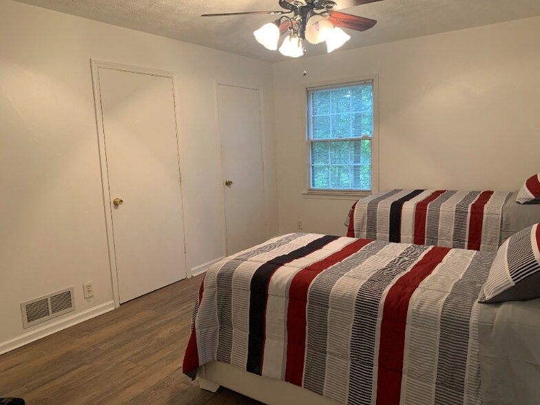 Building Photo - 4251 Mink Livsey Rd