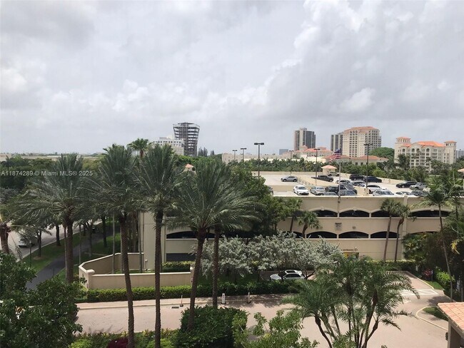 Building Photo - 19501 W Country Club Dr