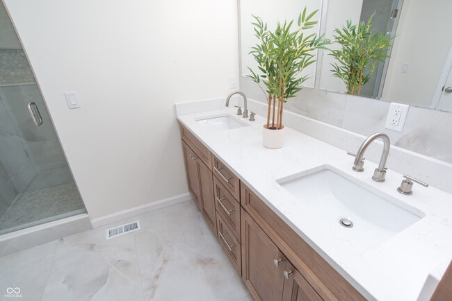 Building Photo - 6337 Cardinal Ln