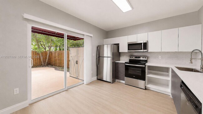 Building Photo - 16914 SW 137th Pl