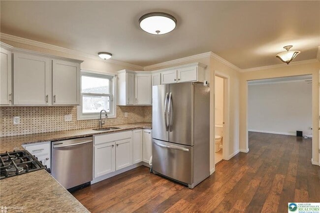 Building Photo - 2811 Kingsview Ave