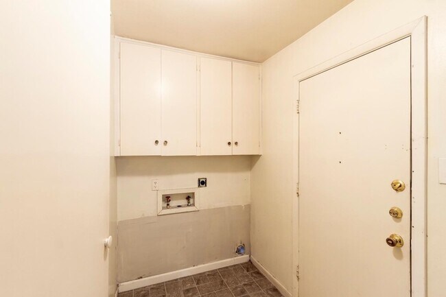 Building Photo - 1510 Belvedere Dr