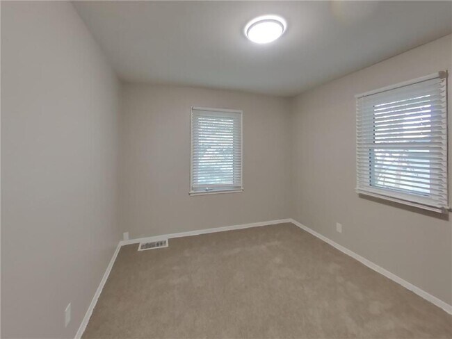 Building Photo - 5406 Utah Ave N