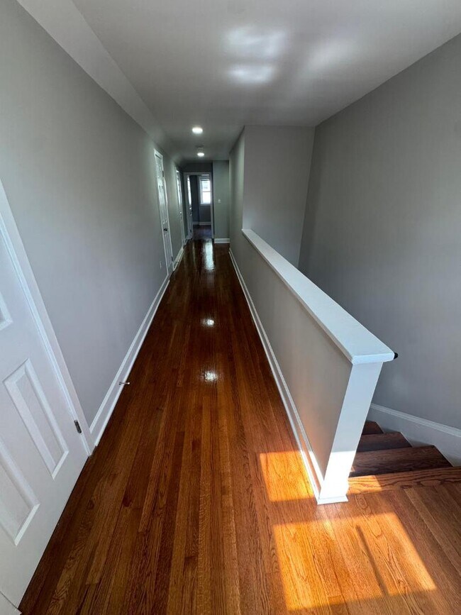 Building Photo - 4502 Elmwood Rd