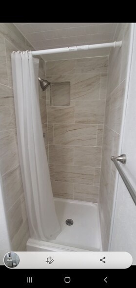 Building Photo - 549 NW Renfro St