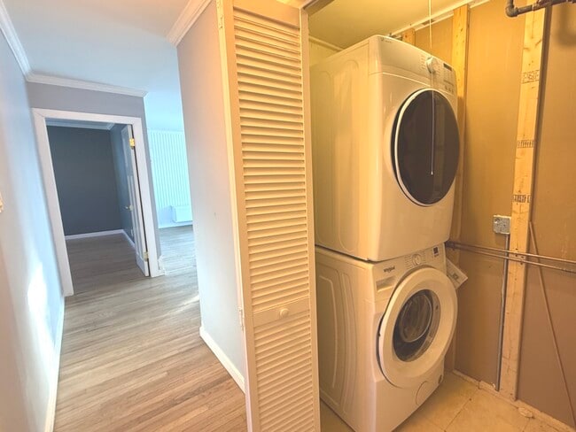 Building Photo - 2106 Tepee Ave