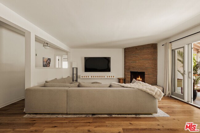 Building Photo - 4442 Beeman Ave