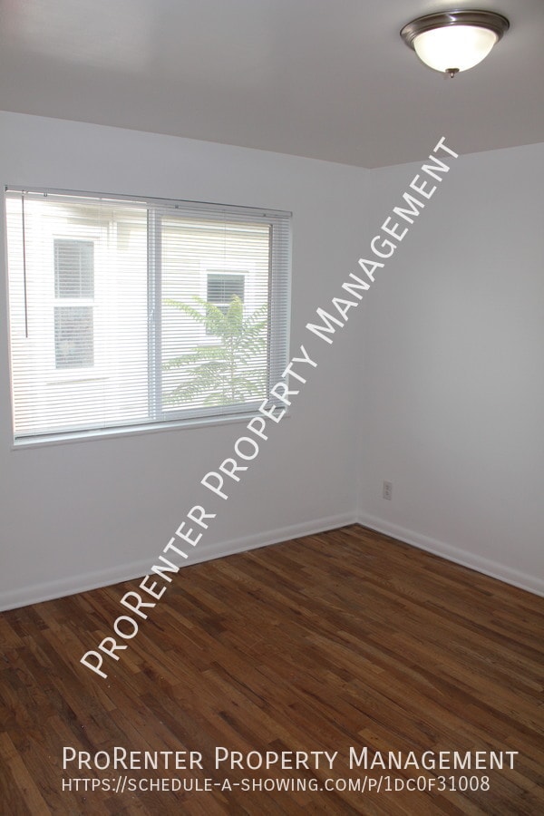 Building Photo - 1107 E 800 S
