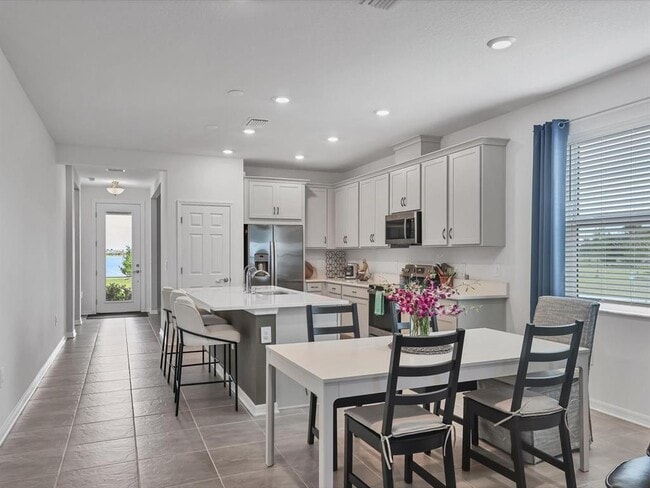 Building Photo - 7724 Saloon Ln