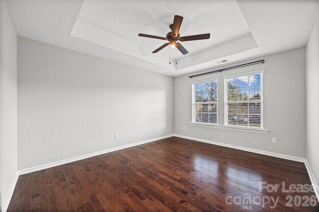 Building Photo - 827 Ayrshire Ave