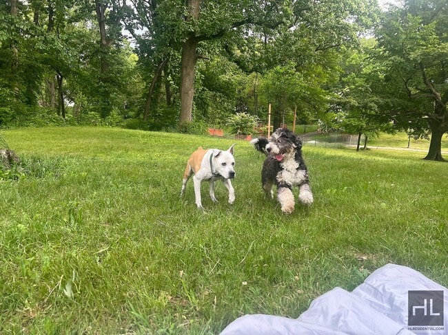 Building Photo - HIGHLAND BOULEVARD