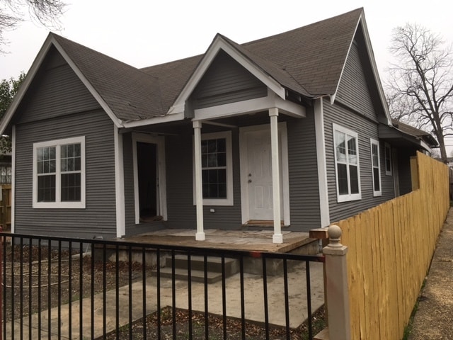 Building Photo - 1131 W Lynwood Ave
