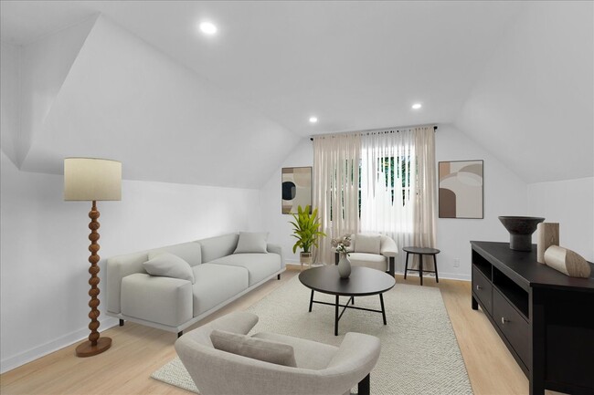 Building Photo - 1335 Marengo Ave