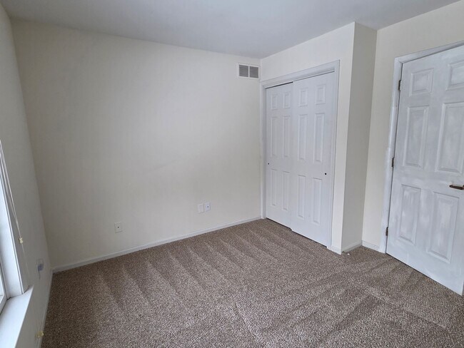 Building Photo - Beautiful Home Available in Evian!