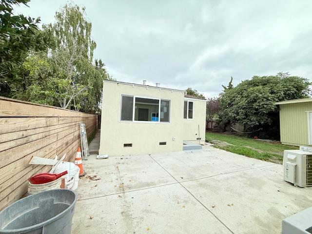 Building Photo - 1317 Haskell St