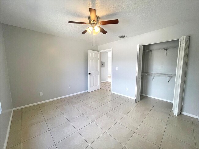 Building Photo - 200 SW 11th Ave