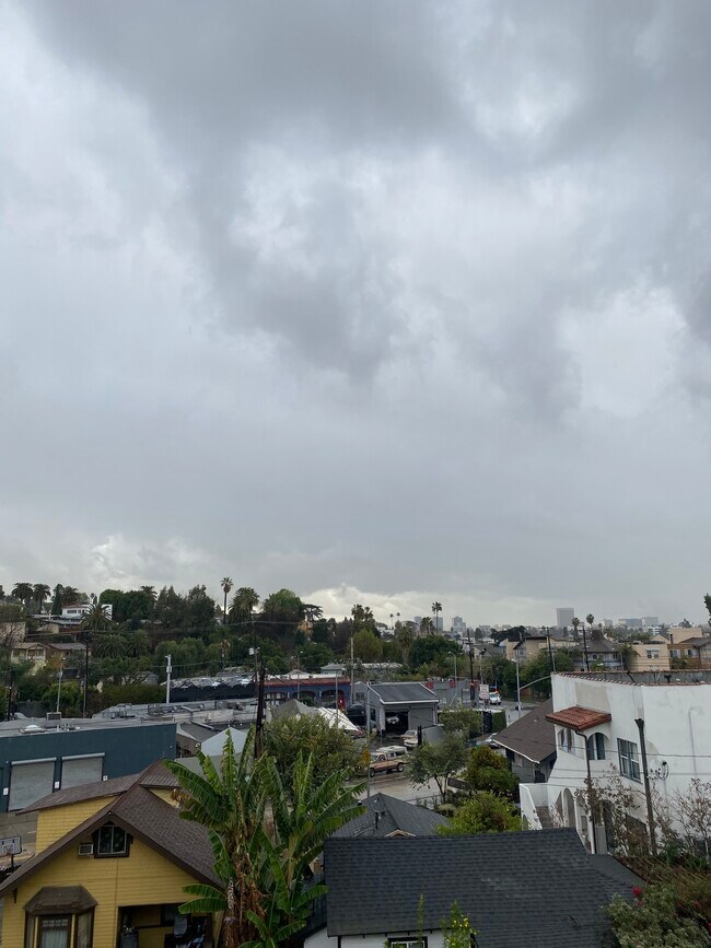 Building Photo - 4225 Del Mar Ave