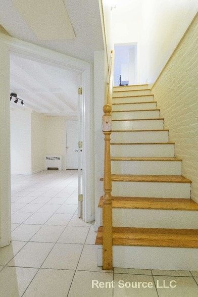 Building Photo - 23 Cottage Ave