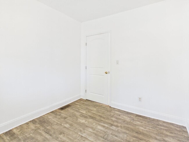 Building Photo - 2508 North Ave