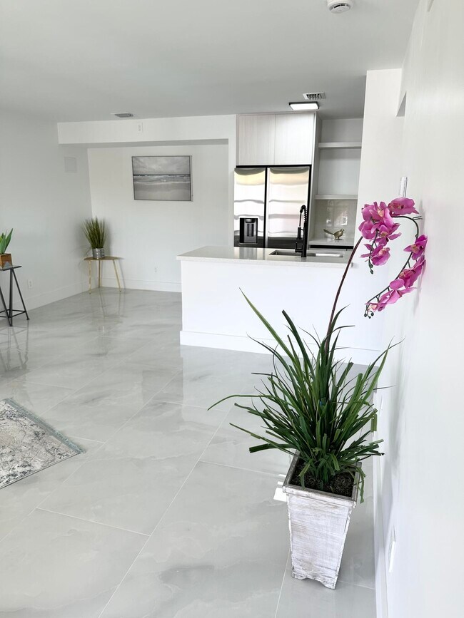 Building Photo - 10033 Winding Lake Rd