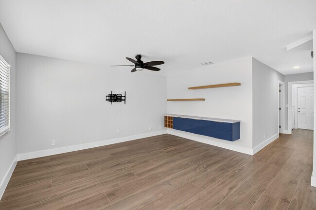 Building Photo - 7306 Spinnaker Bay Dr