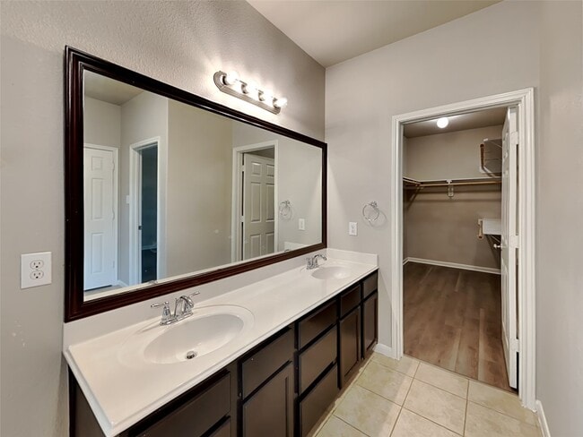 Building Photo - 18468 Sunrise Maple Dr