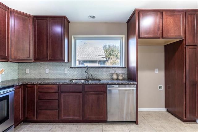 Building Photo - 4428 Emerson Dr