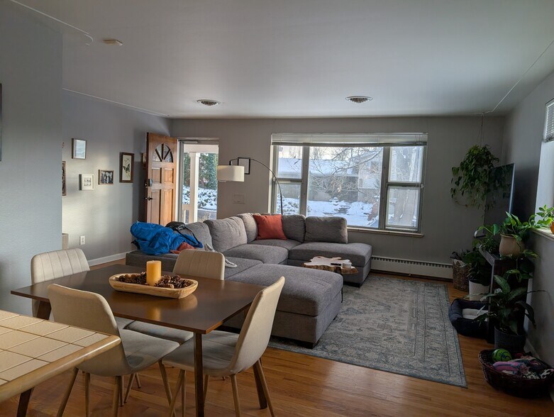 Building Photo - 1394 S Corona St