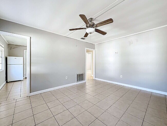 Building Photo - 6377 Lamar Dr