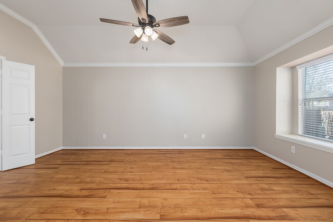 Building Photo - 8015 Sports Haven Dr