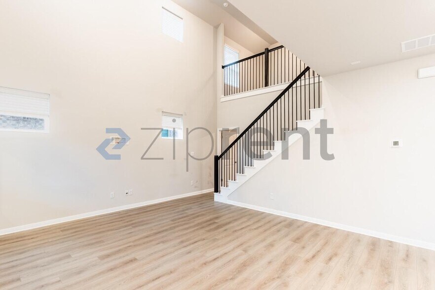 Building Photo - 120 Baron Von Gator Dr