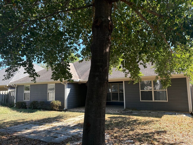 Building Photo - 9745 Silver Bell Ct