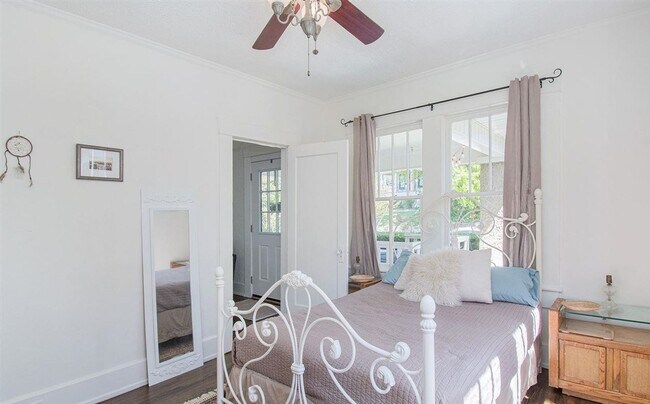 Building Photo - Two Bedroom Home For Rent