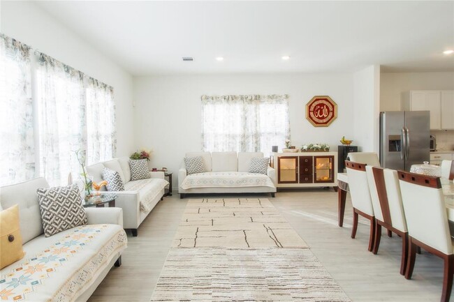 Building Photo - 1404 Aquilla Dr