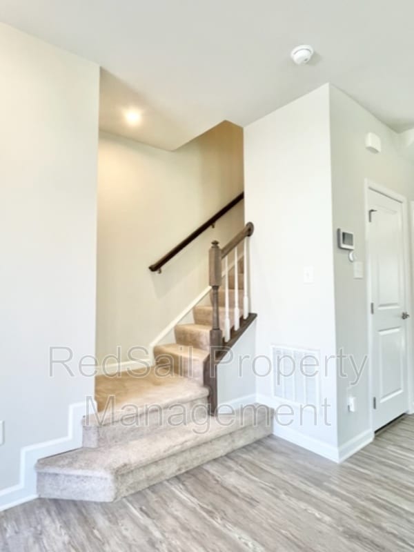 Building Photo - 7551 Luminary Dr