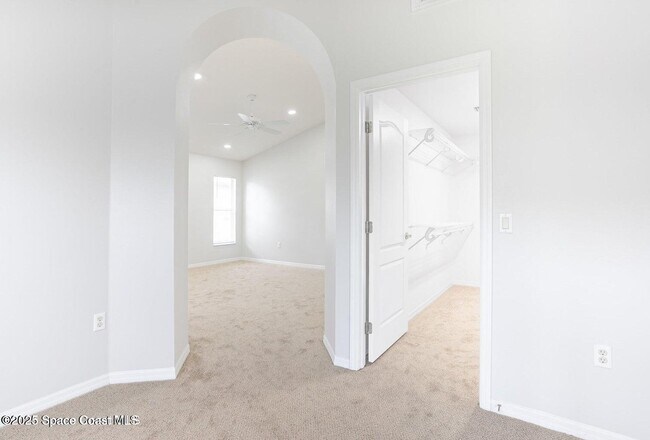 Building Photo - 621 Misty Creek Dr