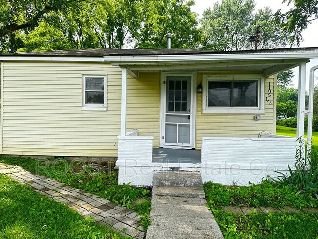Primary Photo - 1195 Faber Ave