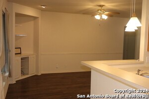 Building Photo - 210 Tapwood Ln